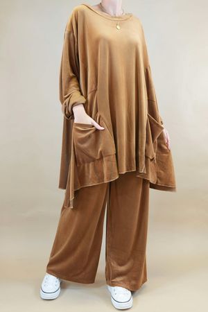 Made in Italy Chalet Soft Stretch Velour Pocket Dip Side Set Chestnut